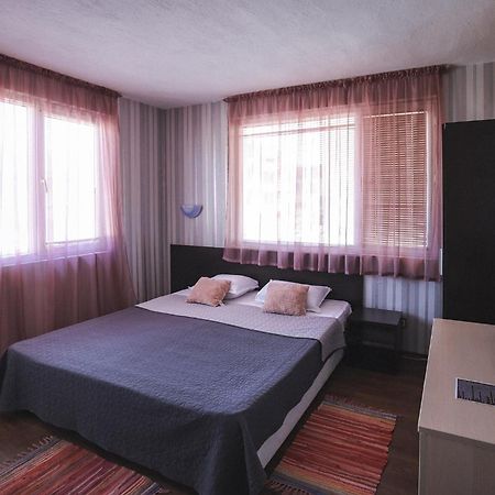 Guest House Taligarov Pomorie Bagian luar foto