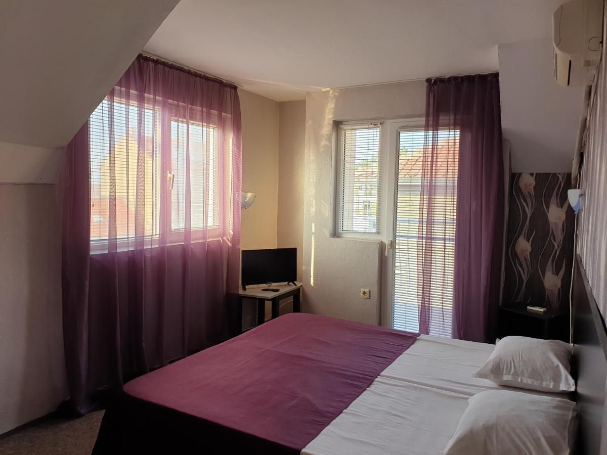Guest House Taligarov Pomorie Bagian luar foto