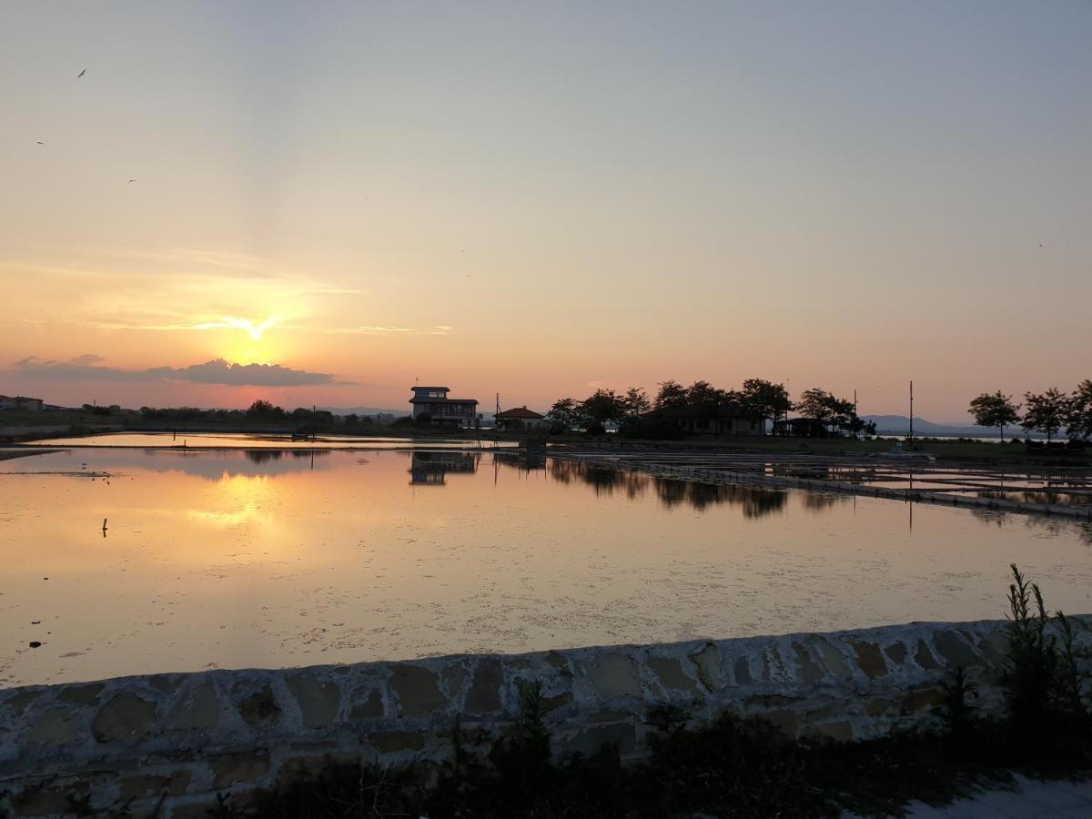Guest House Taligarov Pomorie Bagian luar foto