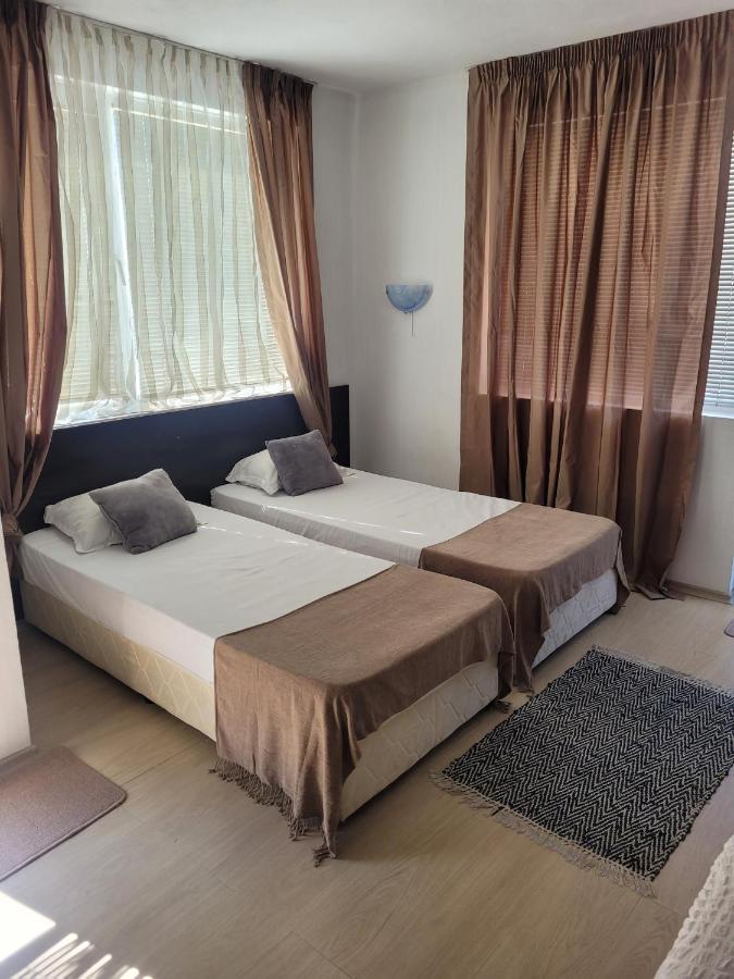 Guest House Taligarov Pomorie Bagian luar foto