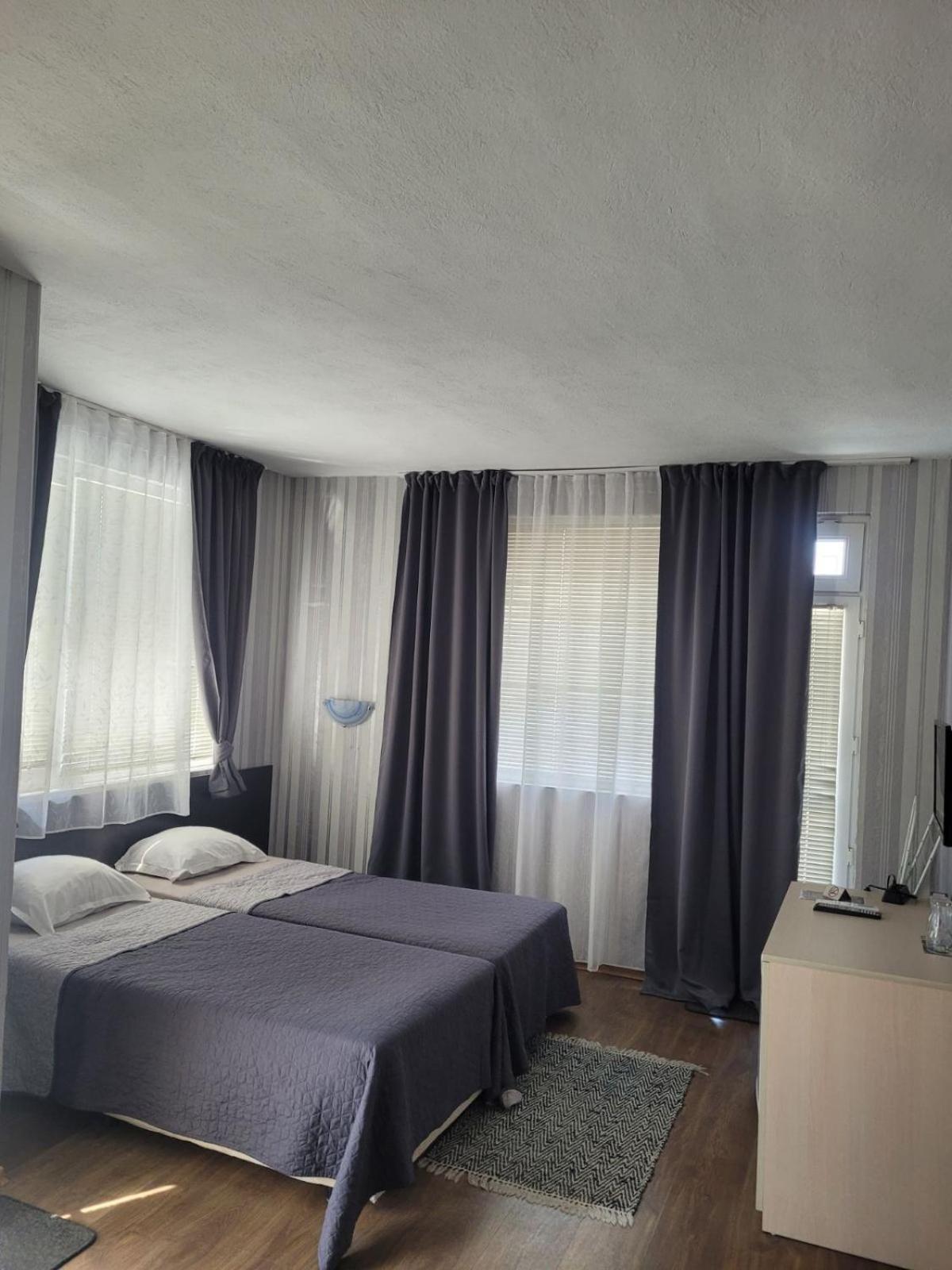 Guest House Taligarov Pomorie Bagian luar foto