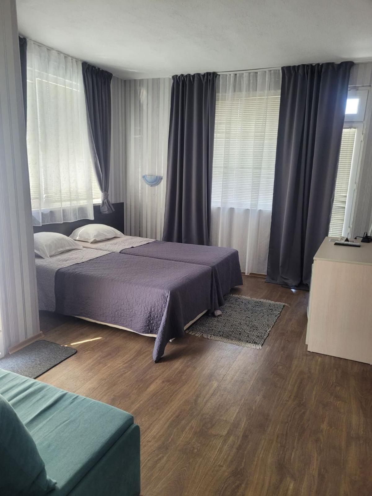 Guest House Taligarov Pomorie Bagian luar foto